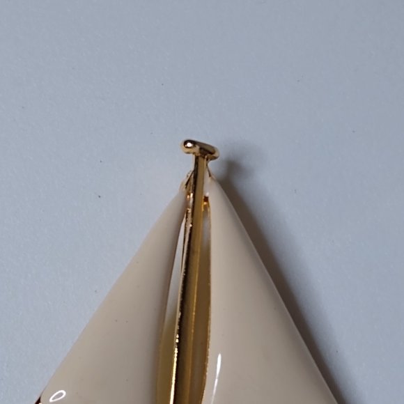 Sailboat Brooch - Picture 11 of 16